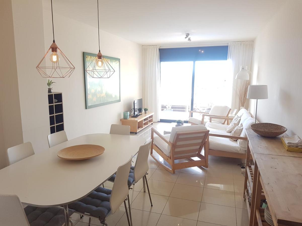 Beautiful Apartment 75M2 With View At The Beach, Pool, Parking Росес Екстер'єр фото