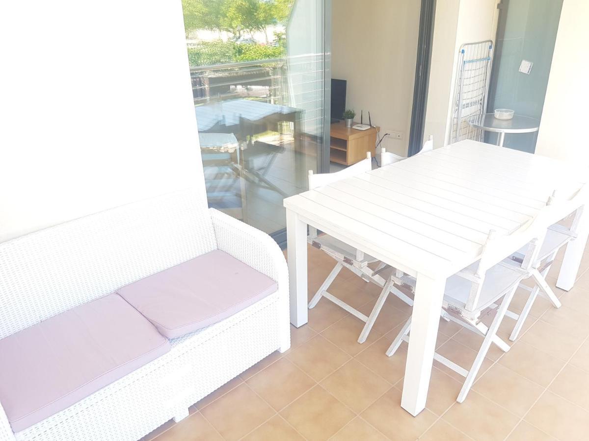 Beautiful Apartment 75M2 With View At The Beach, Pool, Parking Росес Екстер'єр фото