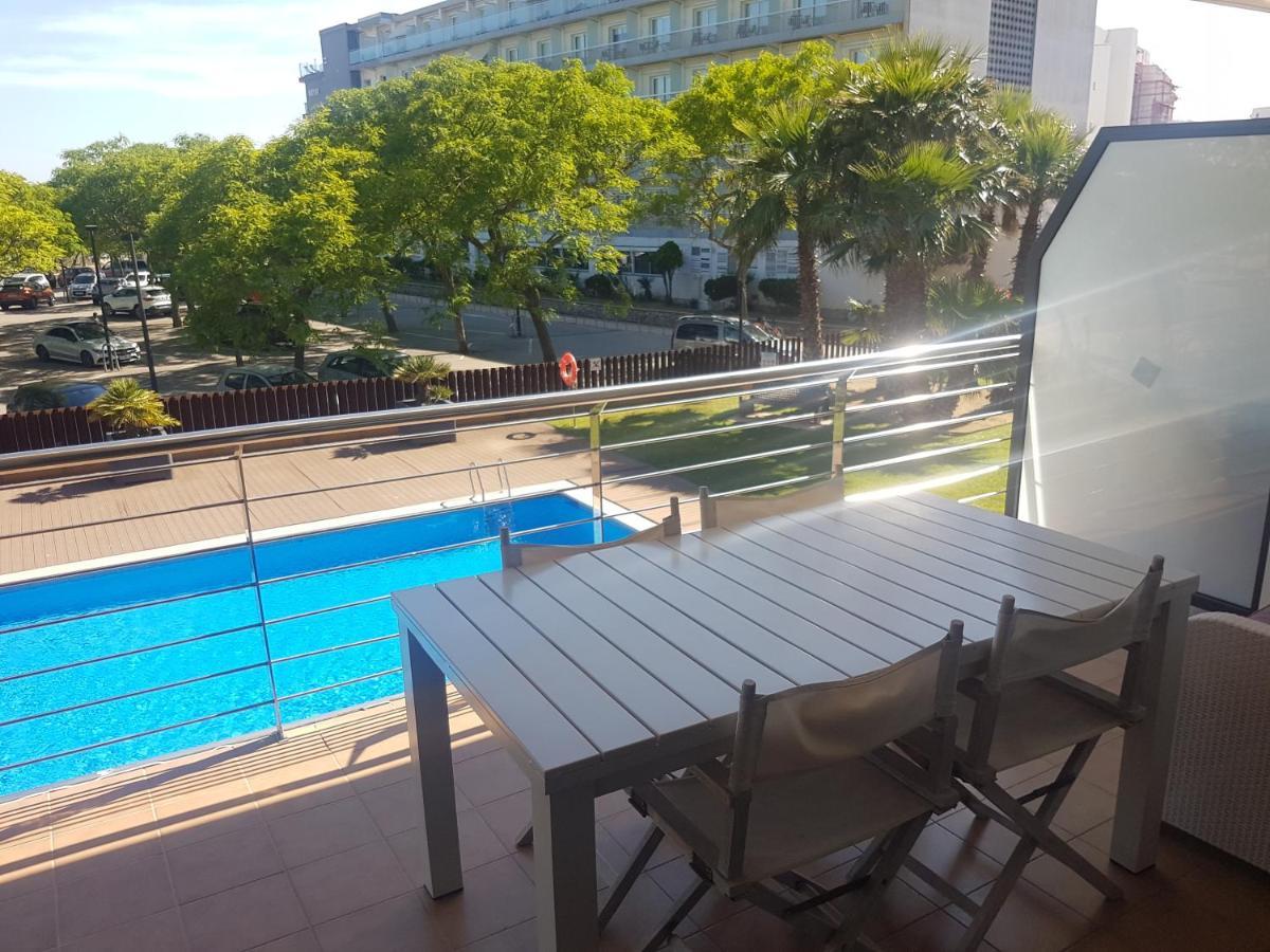 Beautiful Apartment 75M2 With View At The Beach, Pool, Parking Росес Екстер'єр фото