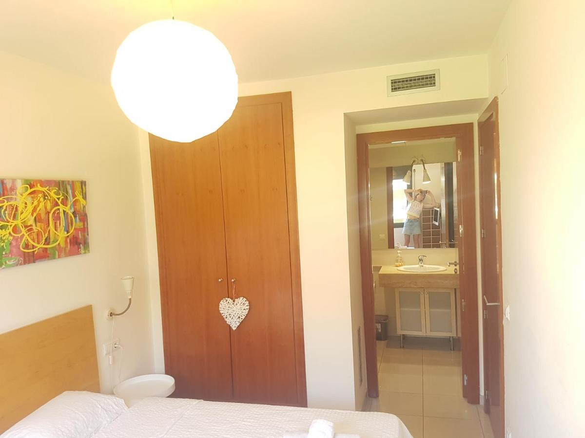 Beautiful Apartment 75M2 With View At The Beach, Pool, Parking Росес Екстер'єр фото