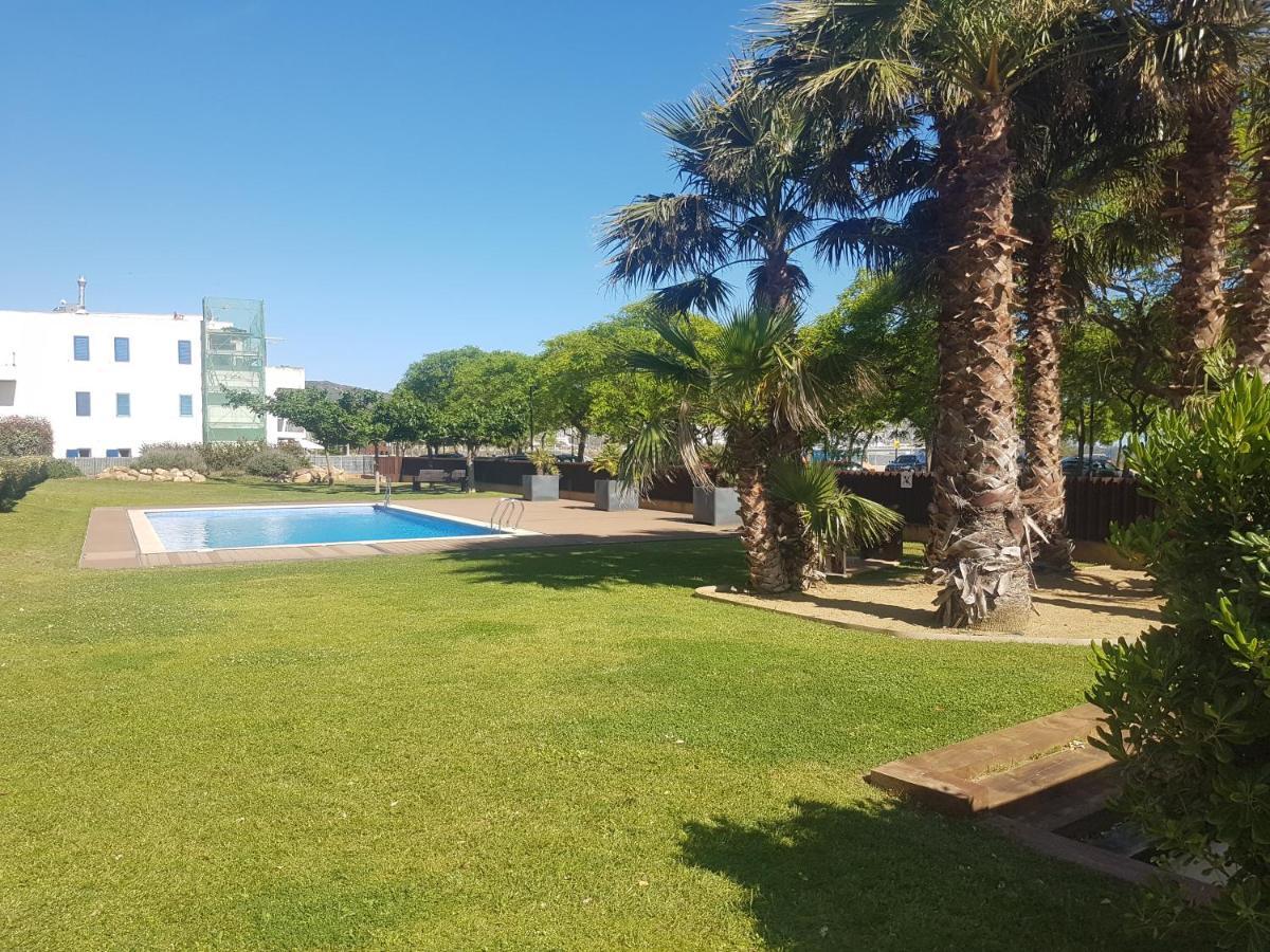 Beautiful Apartment 75M2 With View At The Beach, Pool, Parking Росес Екстер'єр фото