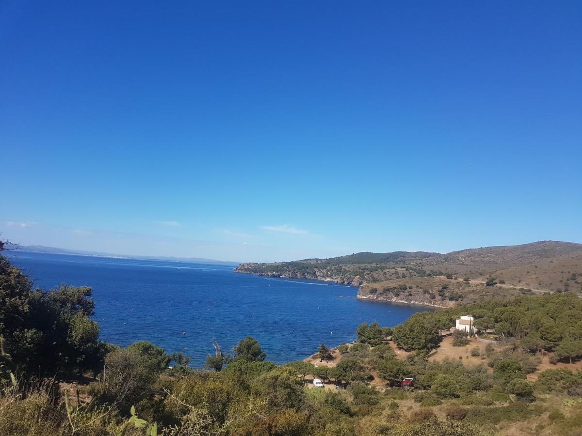 Beautiful Apartment 75M2 With View At The Beach, Pool, Parking Росес Екстер'єр фото